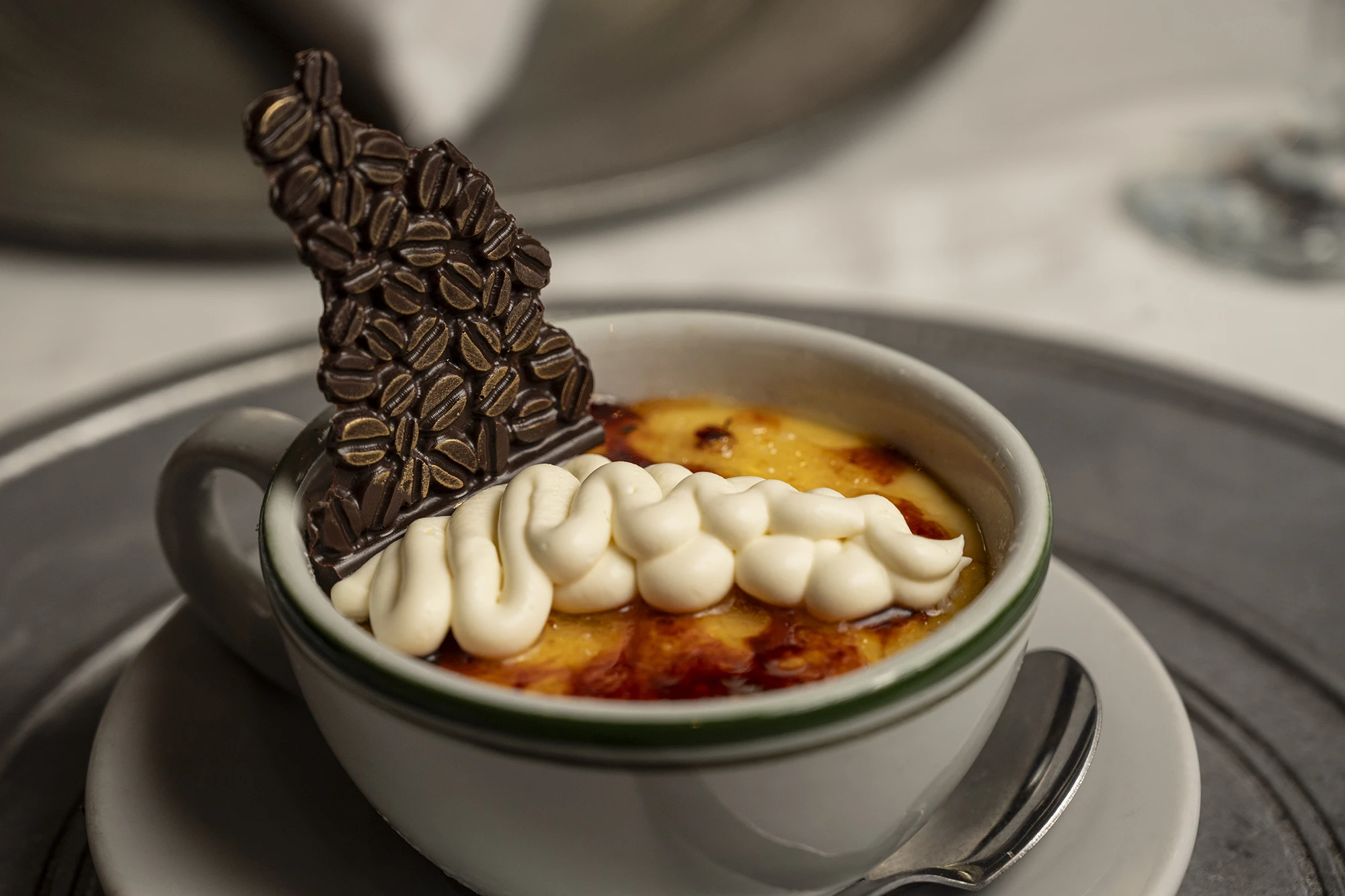 Crema catalana con corazón de café